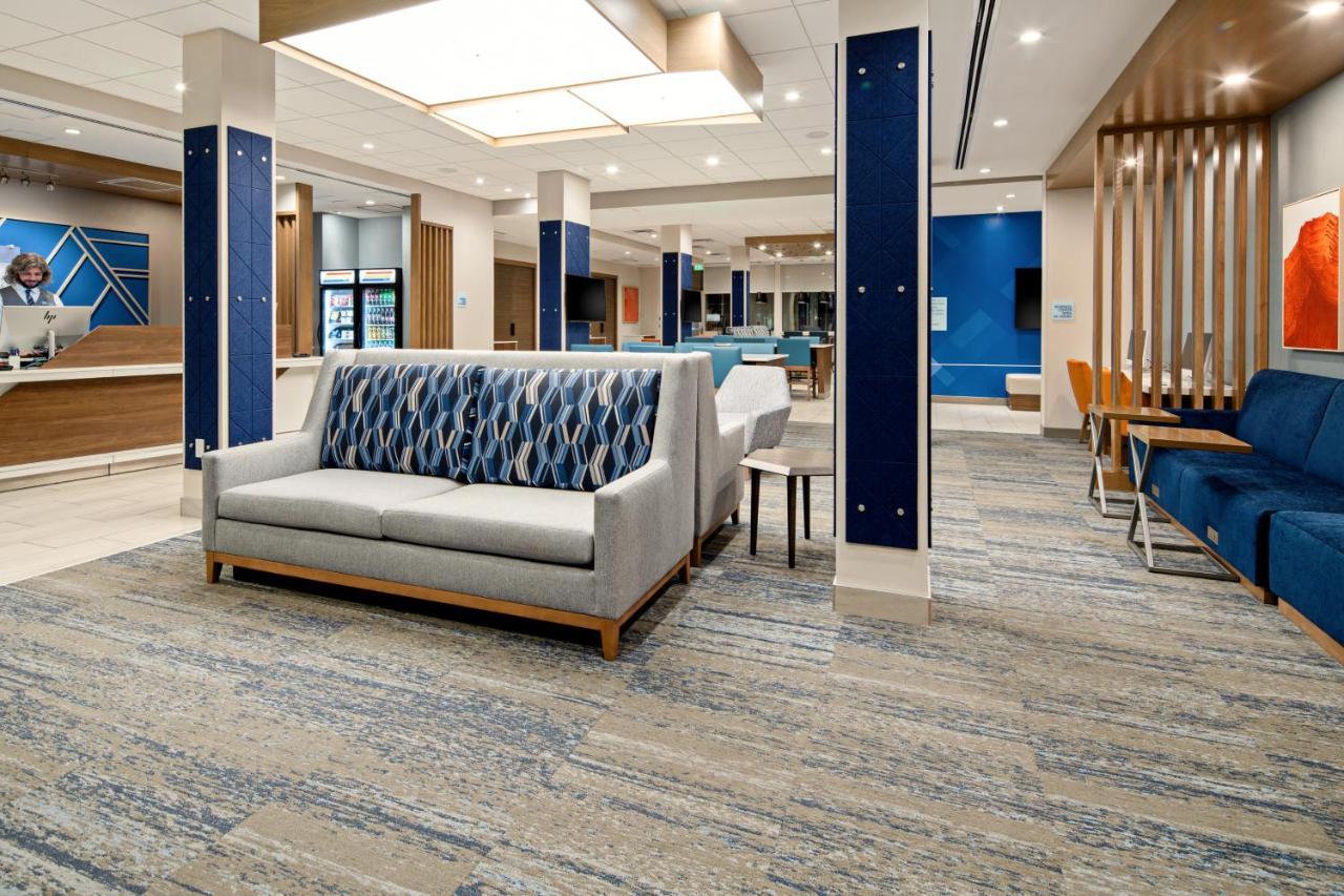 Holiday Inn Express & Suites Palm Desert - Millennium By Ihg Exterior foto